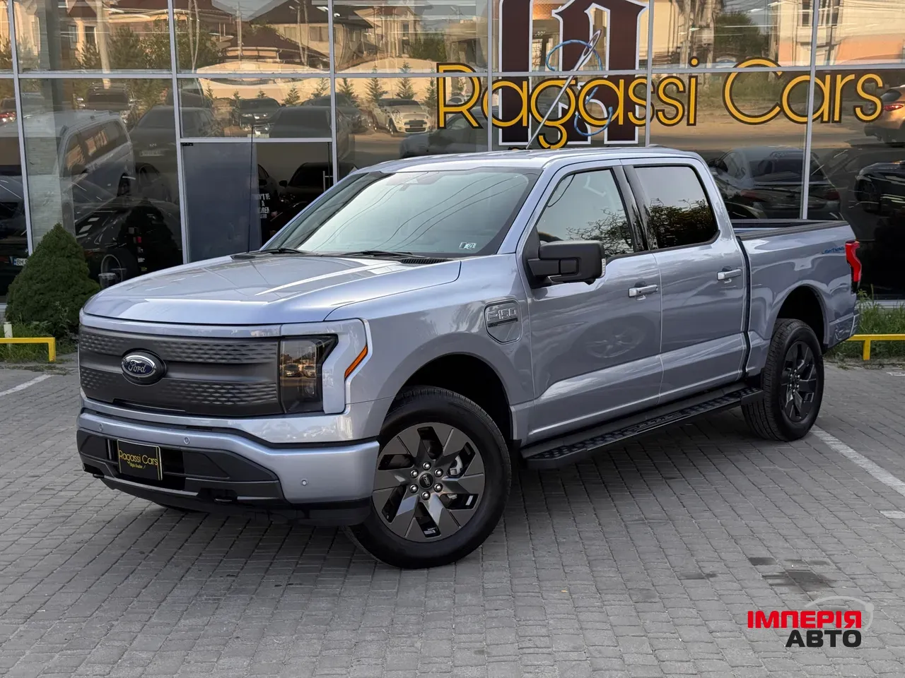 Ford F-150 - фото 1