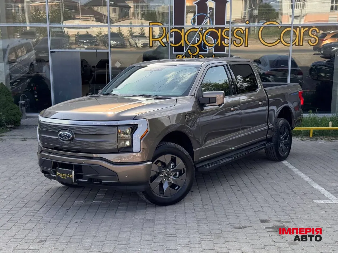 Ford F-150 - фото 1