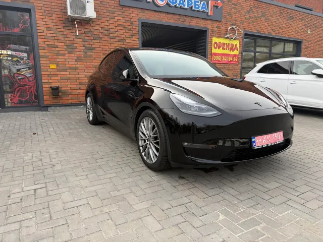 Tesla Model Y - фото 1