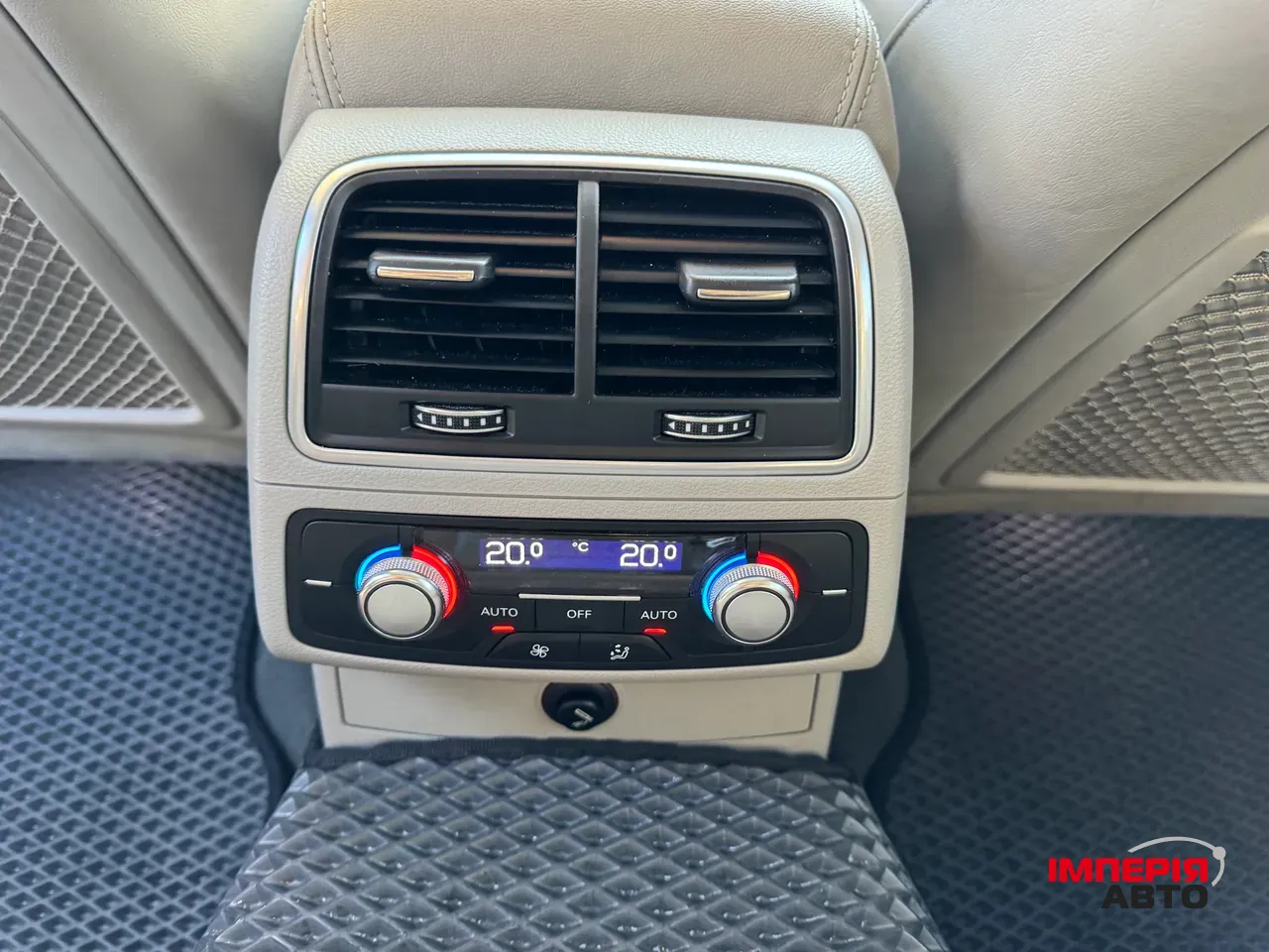 Audi A7 - фото 9