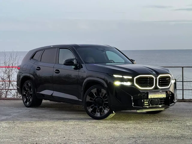BMW XM - фото 1