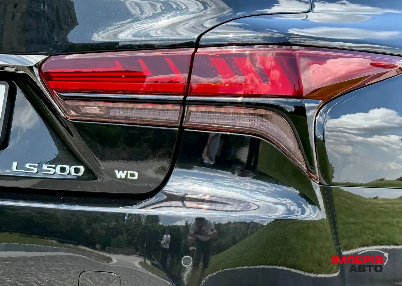 Lexus LS - фото 10