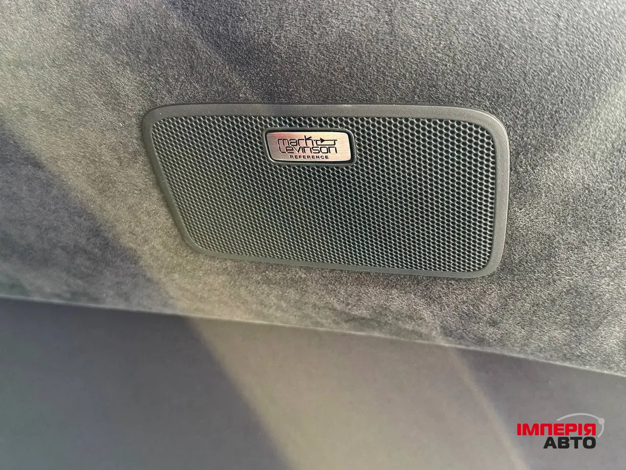 Lexus LS - фото 21