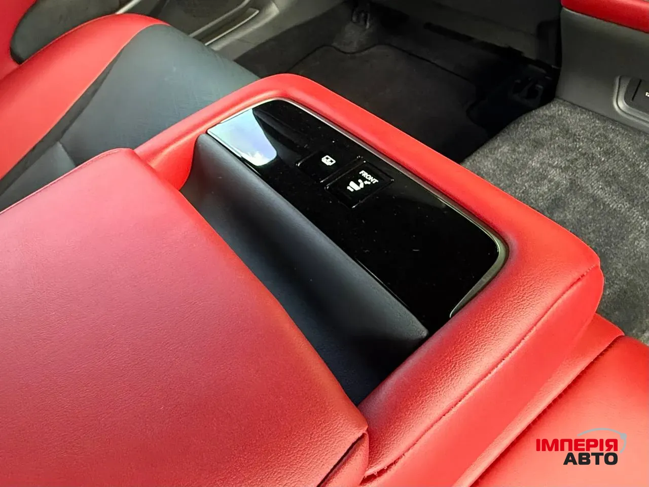 Lexus LS - фото 12