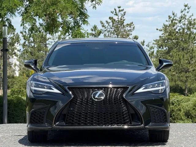Lexus LS - фото 3
