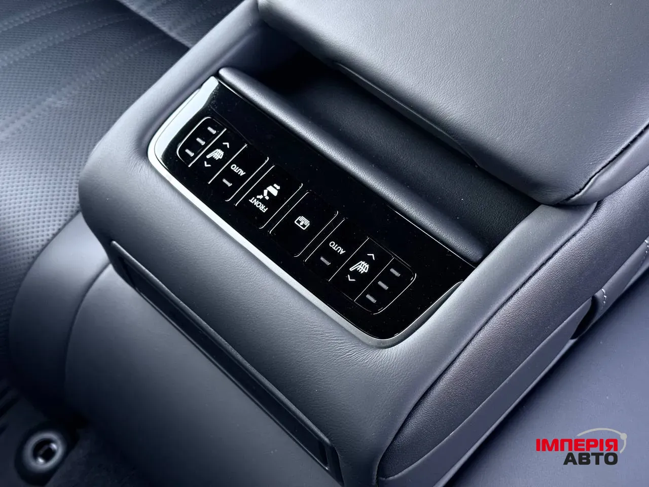 Lexus LS - фото 32