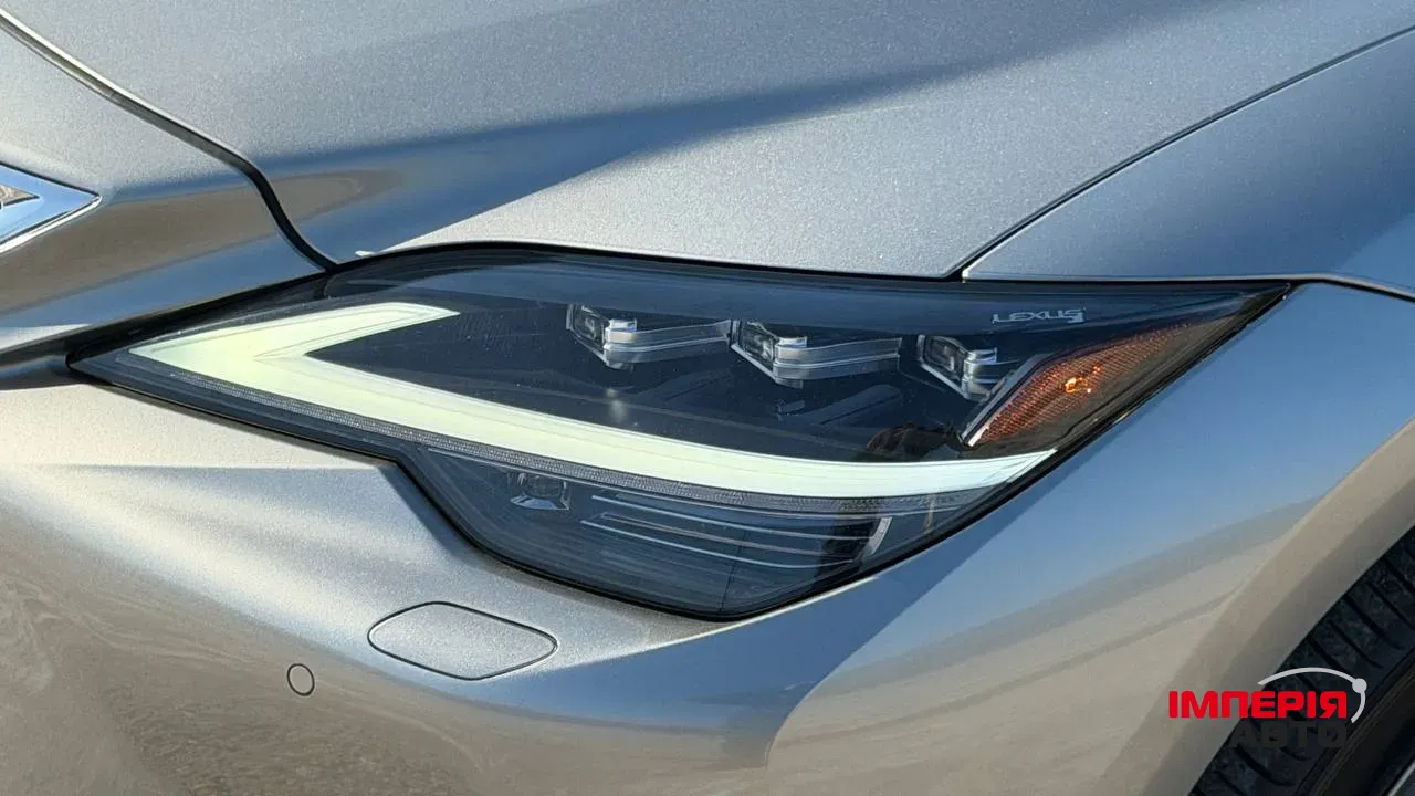 Lexus LS - фото 9