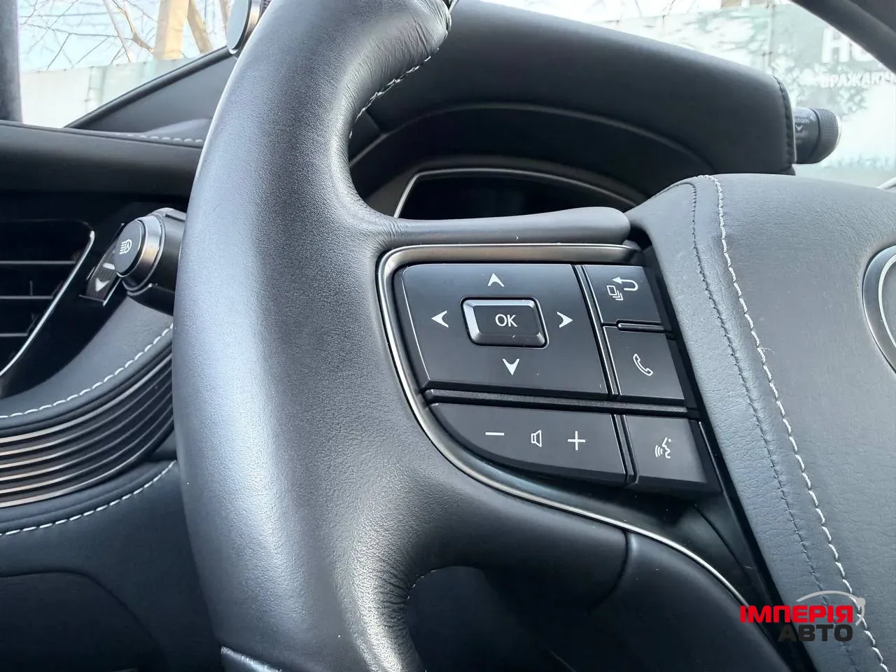 Lexus LS - фото 14