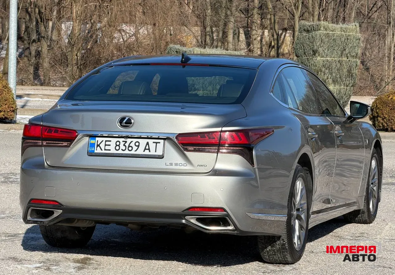 Lexus LS - фото 8