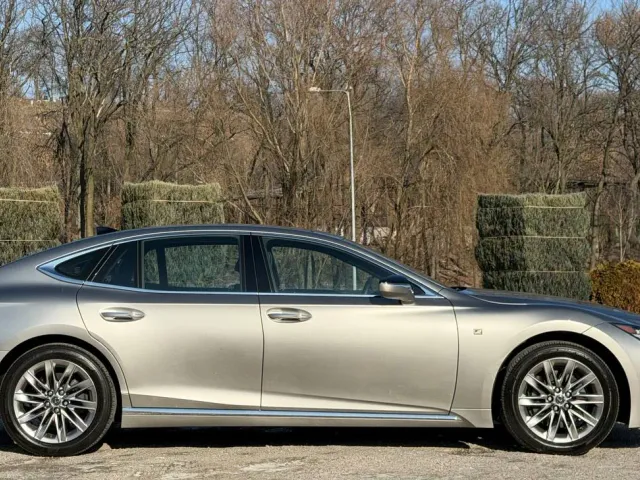 Lexus LS - фото 5