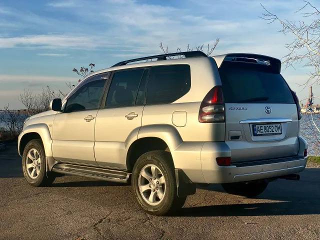 Toyota Land Cruiser Prado - фото 5