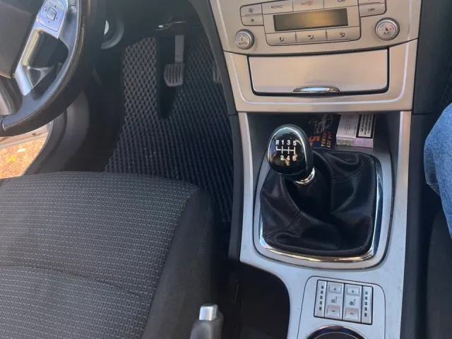 Ford Mondeo - фото 1