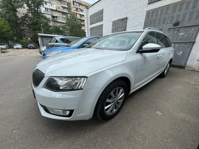 Skoda Octavia - фото 4