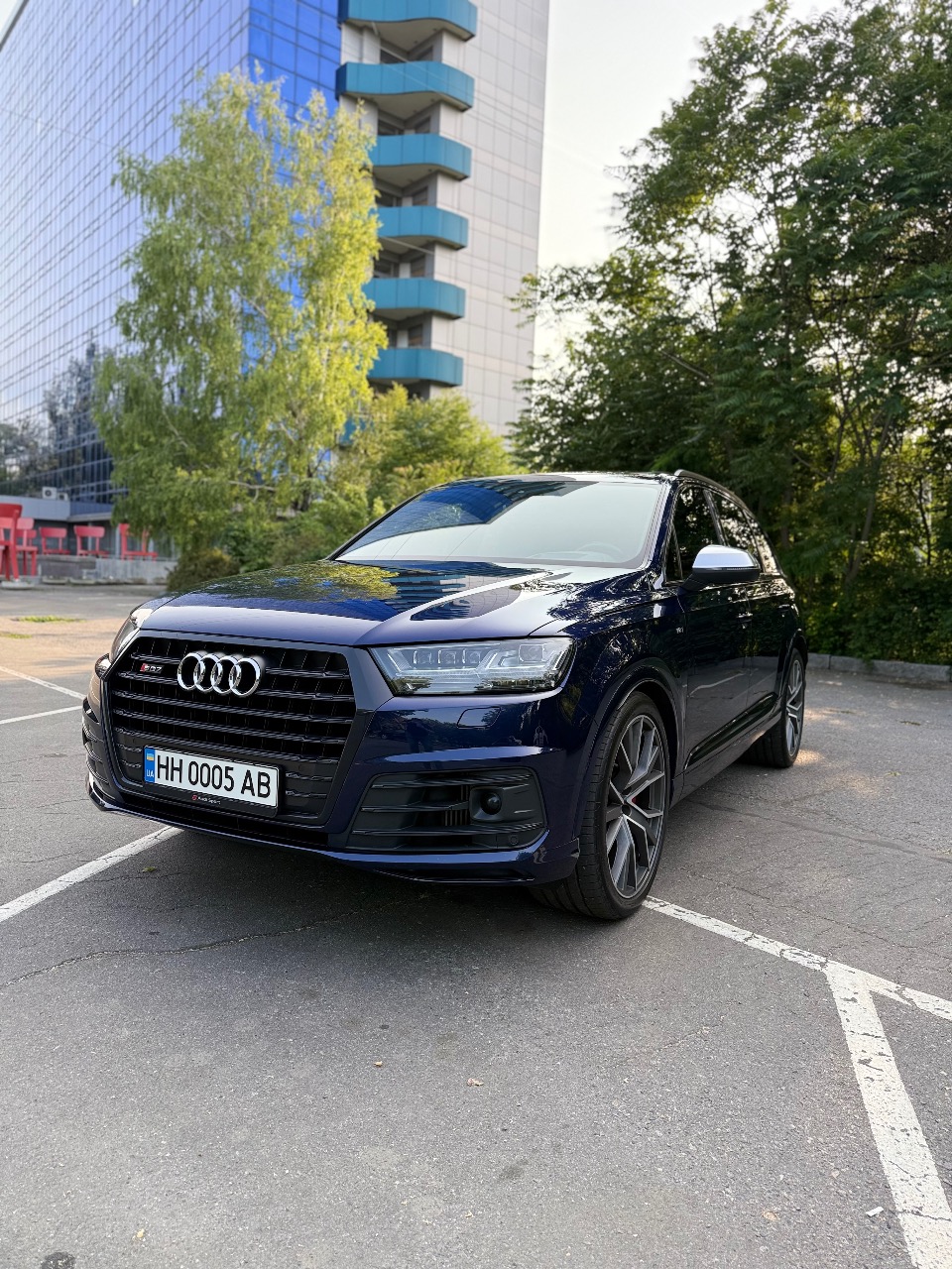 Audi SQ7 - фото 1