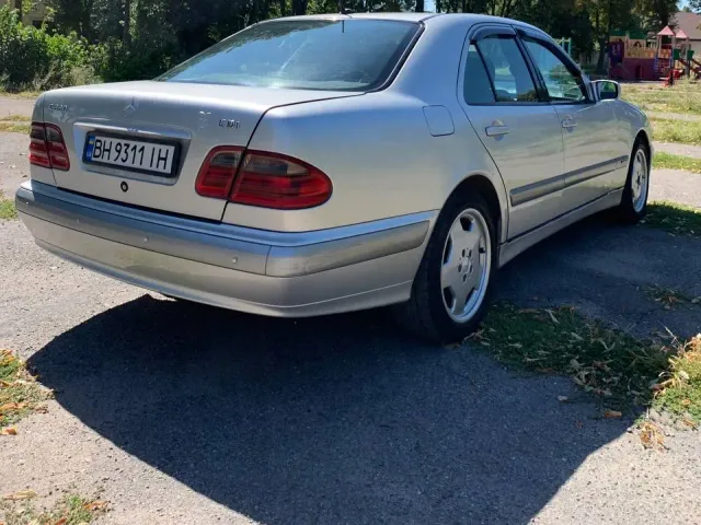 Mercedes-Benz E-Класс - фото 4