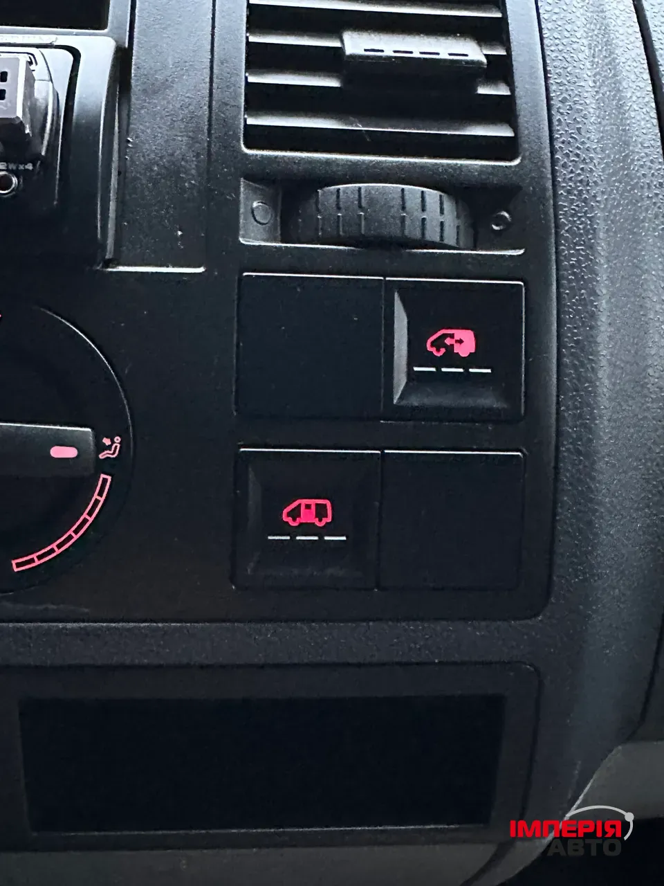 Volkswagen Transporter - фото 10