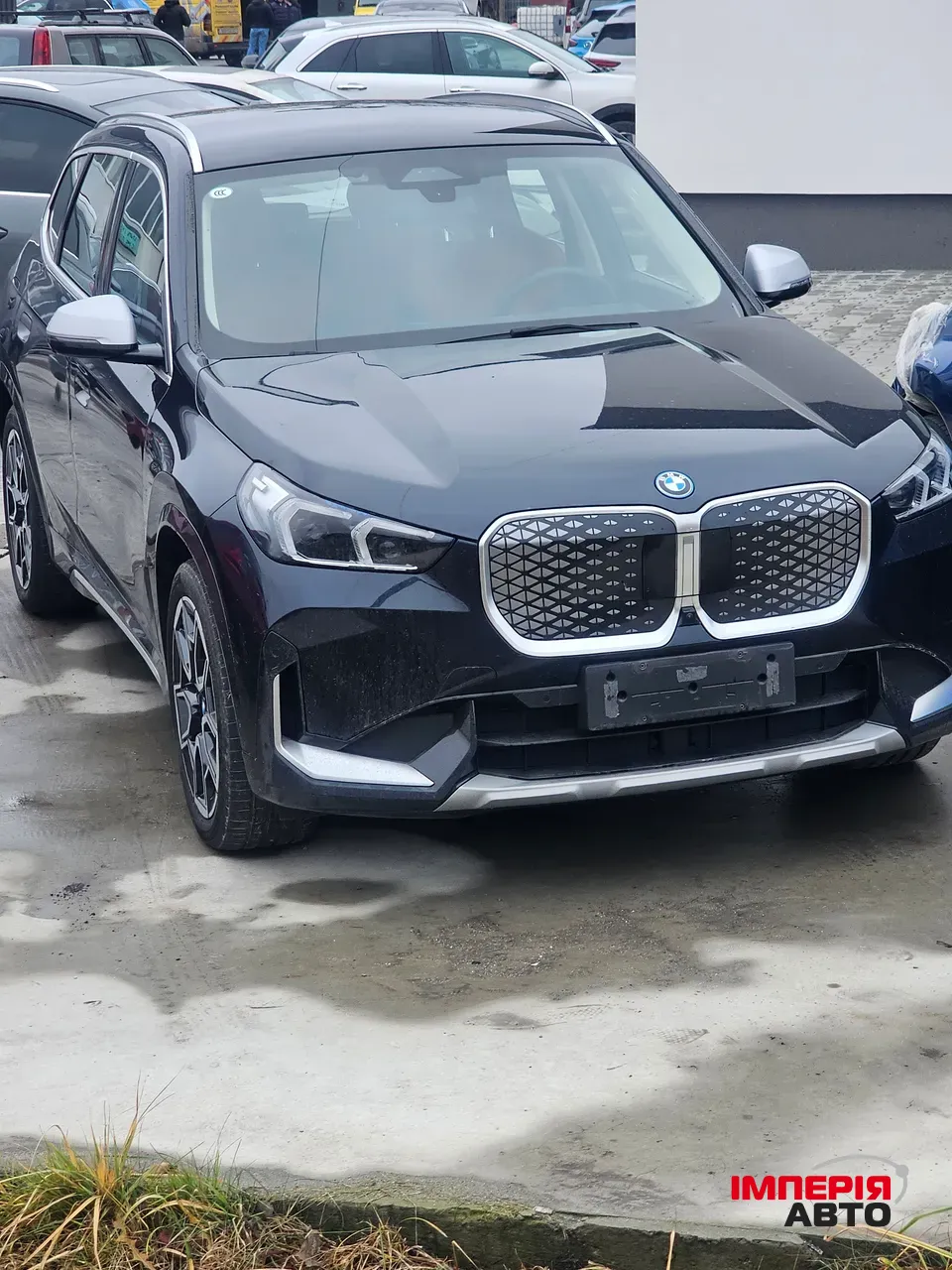 BMW iX1 - фото 1