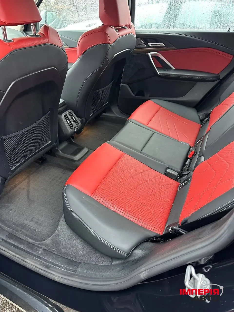 BMW iX1 - фото 8