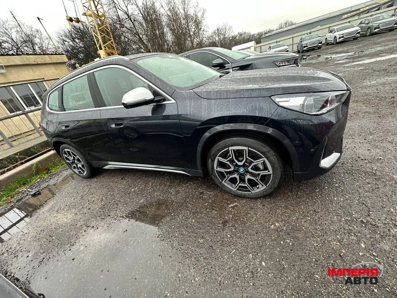 BMW iX1 - фото 10