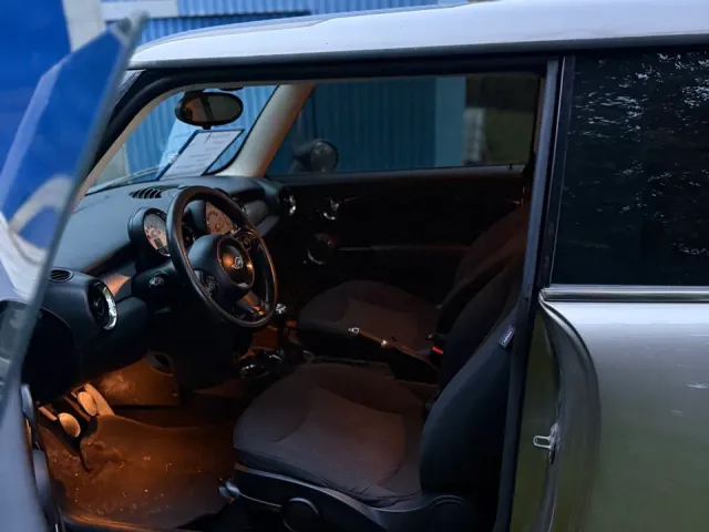 Mini Hatch - фото 3