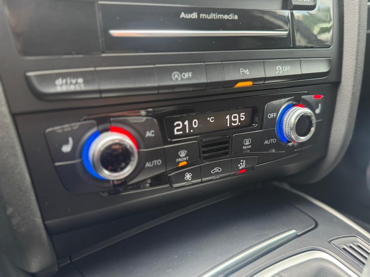 Audi A4 - фото 10