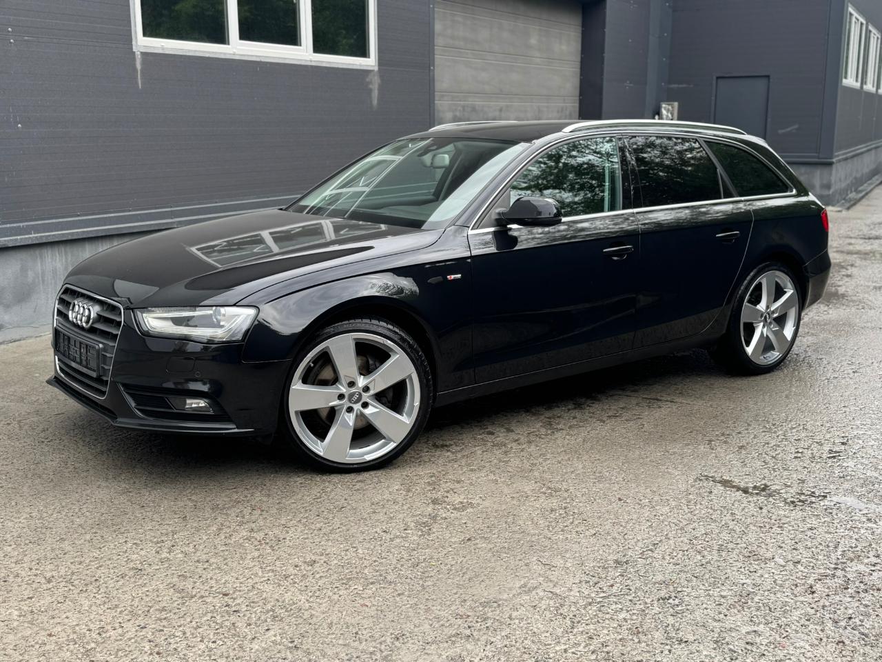 Audi A4 - фото 19