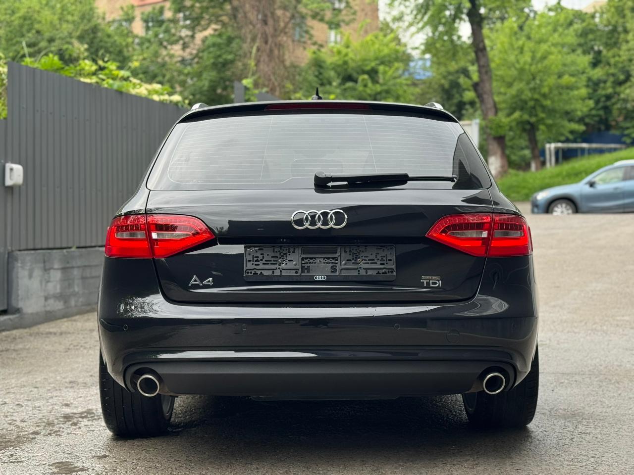 Audi A4 - фото 11