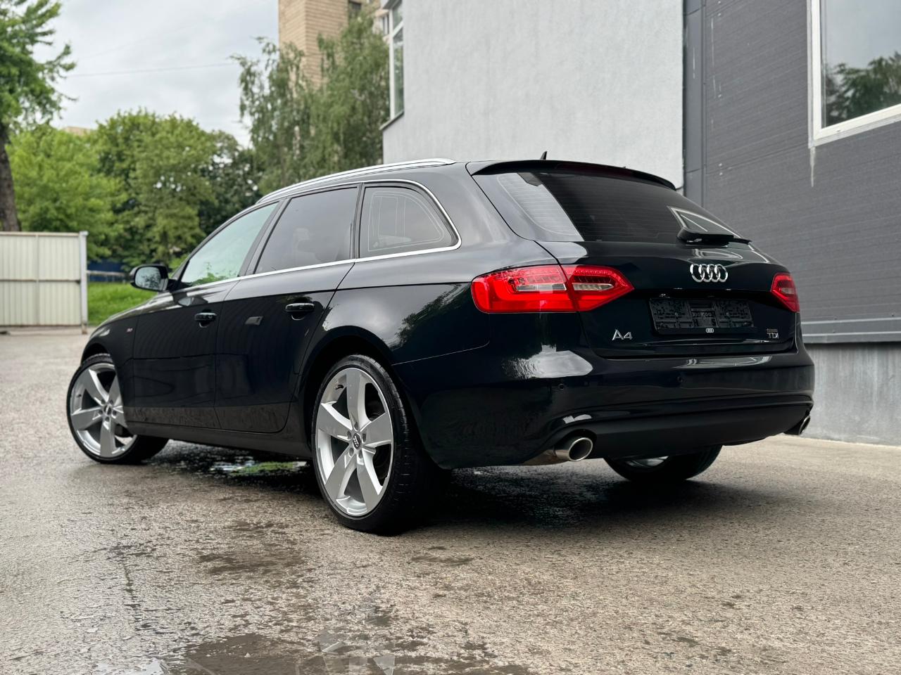 Audi A4 - фото 20