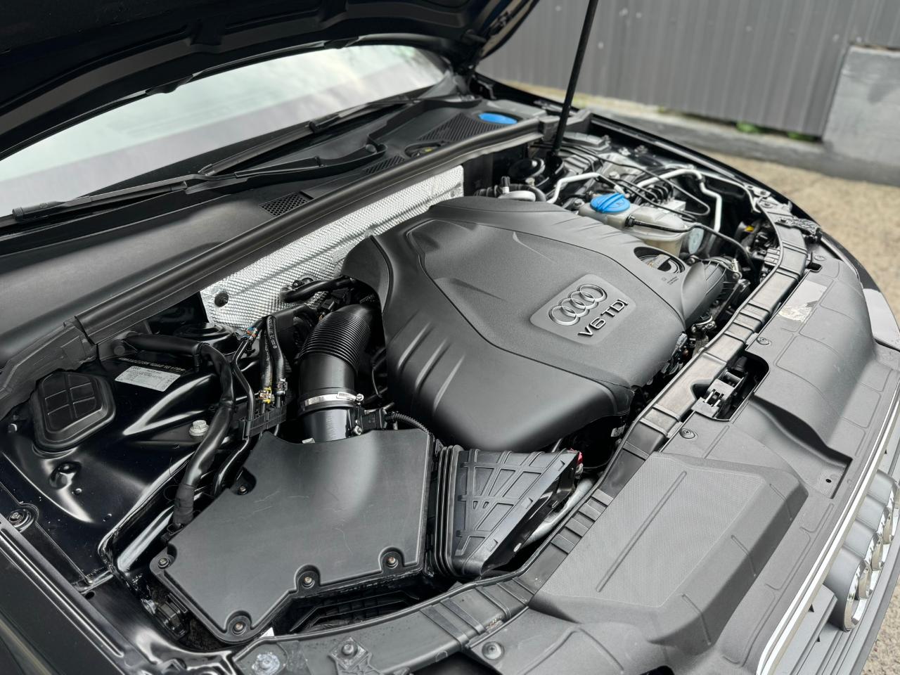 Audi A4 - фото 22