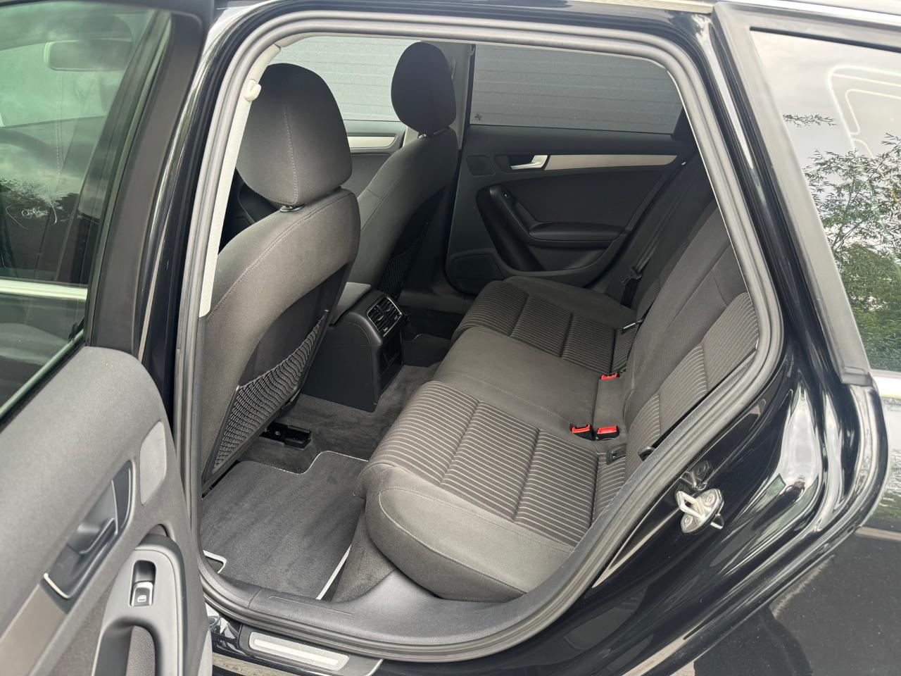 Audi A4 - фото 9