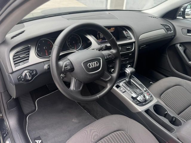 Audi A4 - фото 5