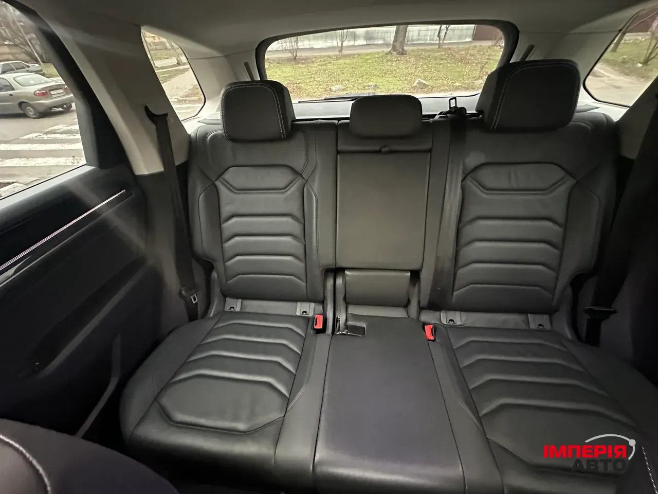 Volkswagen Touareg - фото 8