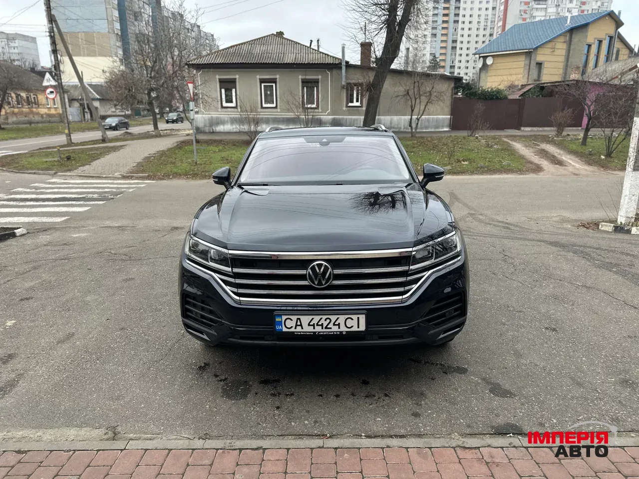 Volkswagen Touareg - фото 1