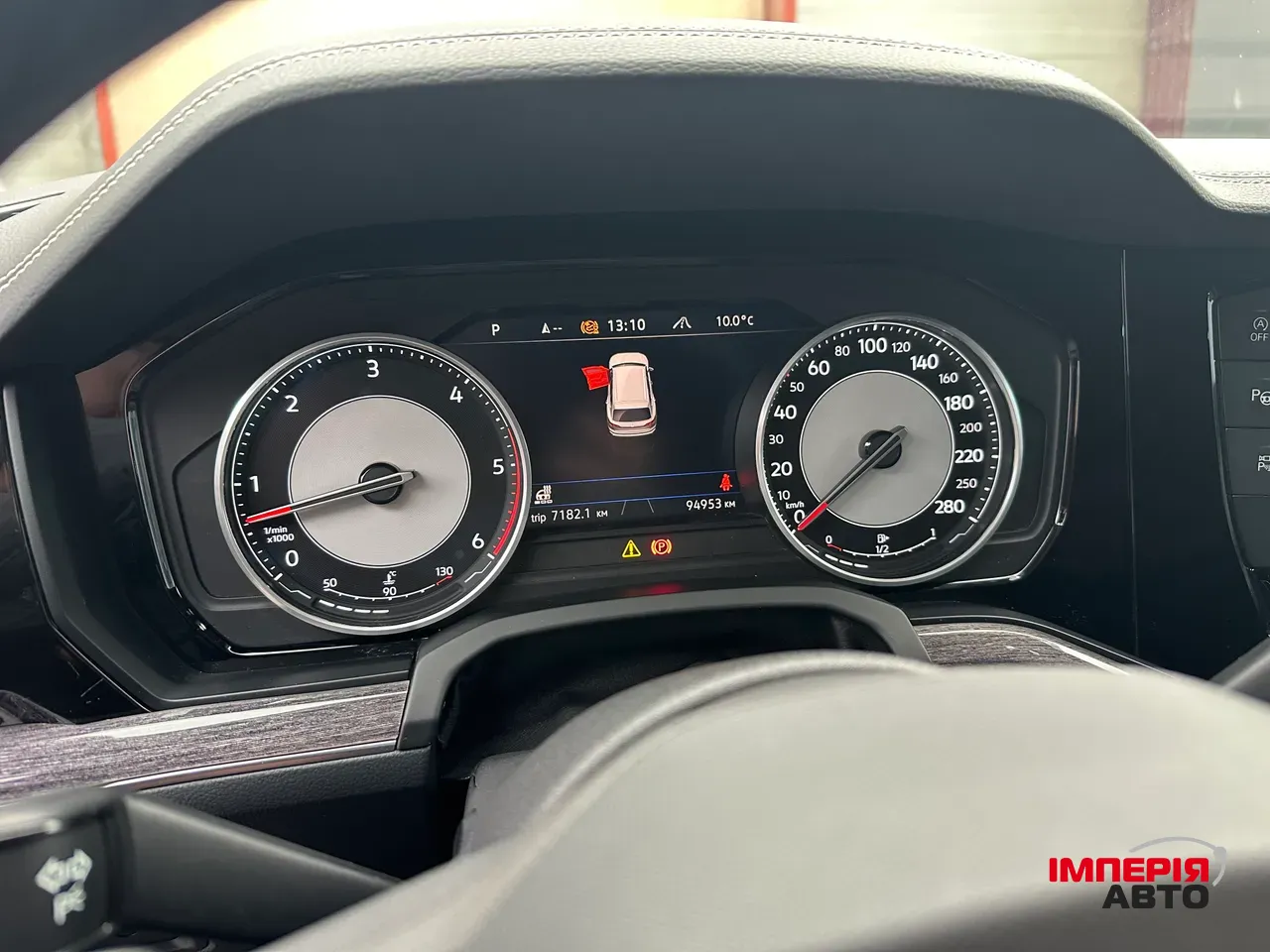 Volkswagen Touareg - фото 3