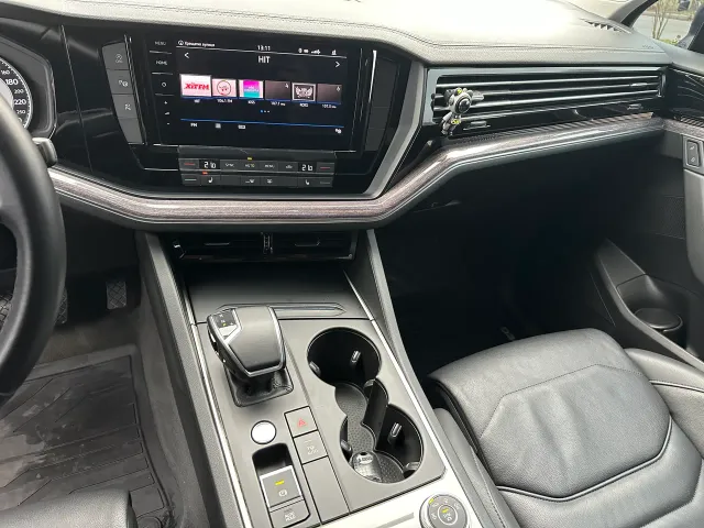 Volkswagen Touareg - фото 5