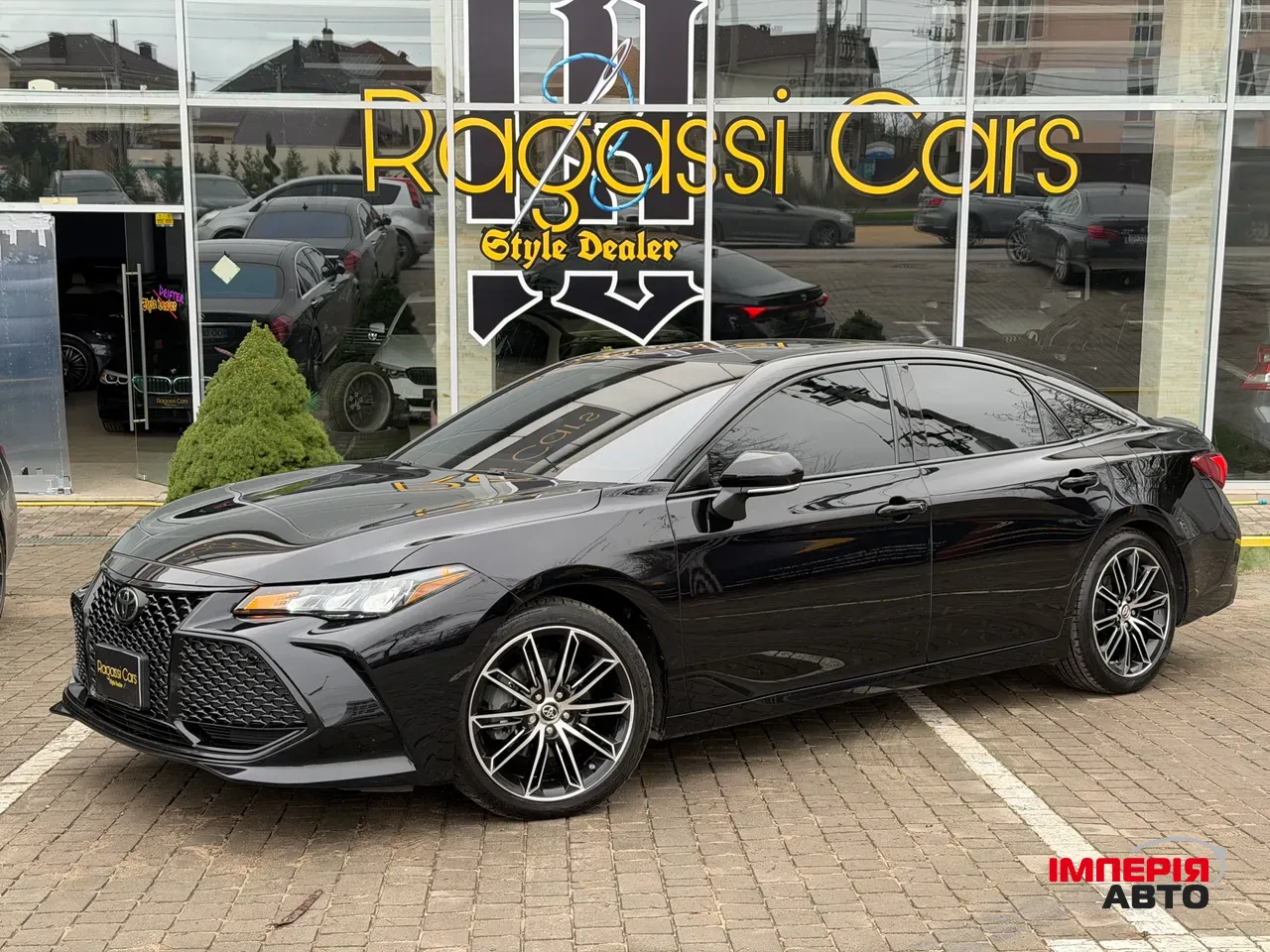 Toyota Avalon - фото 1