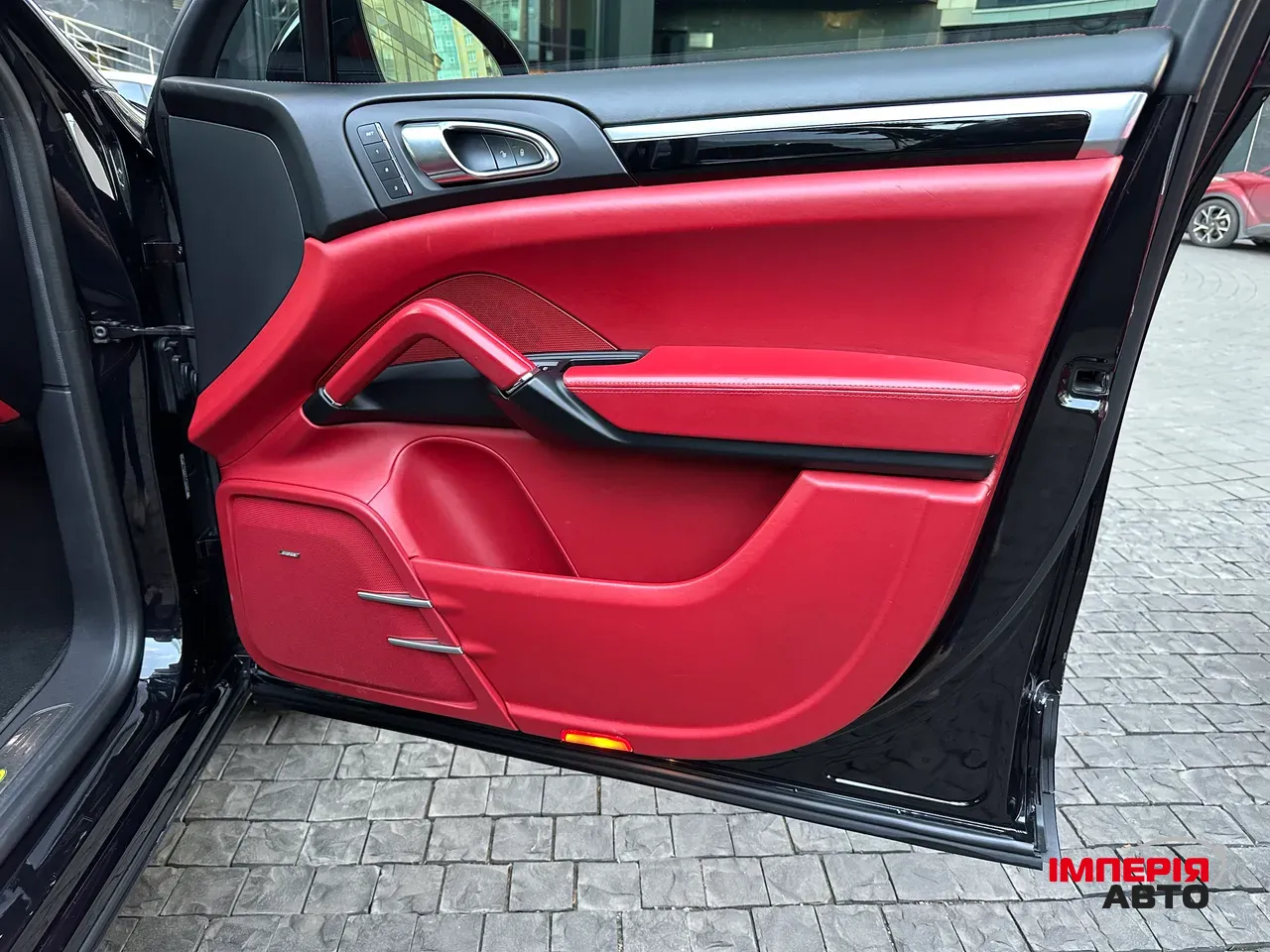 Porsche Cayenne - фото 12