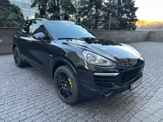 Porsche Cayenne - фото 1