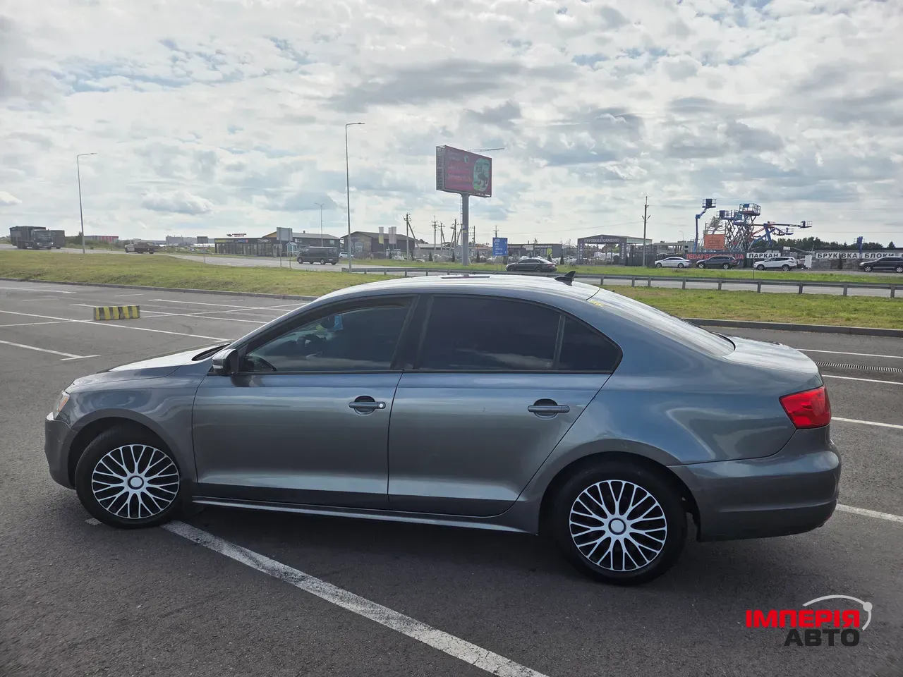 Volkswagen Jetta - фото 2