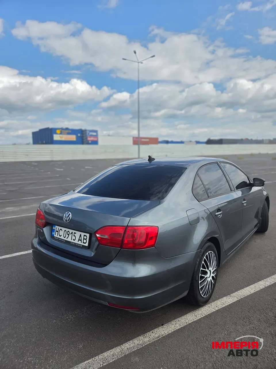 Volkswagen Jetta - фото 4