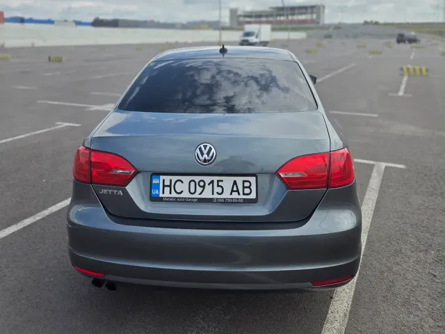 Volkswagen Jetta - фото 5