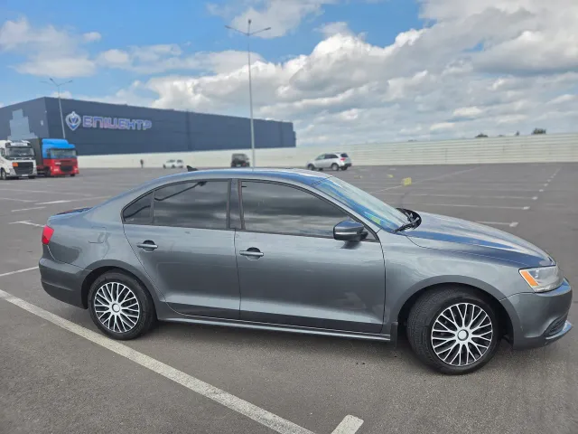 Volkswagen Jetta - фото 3