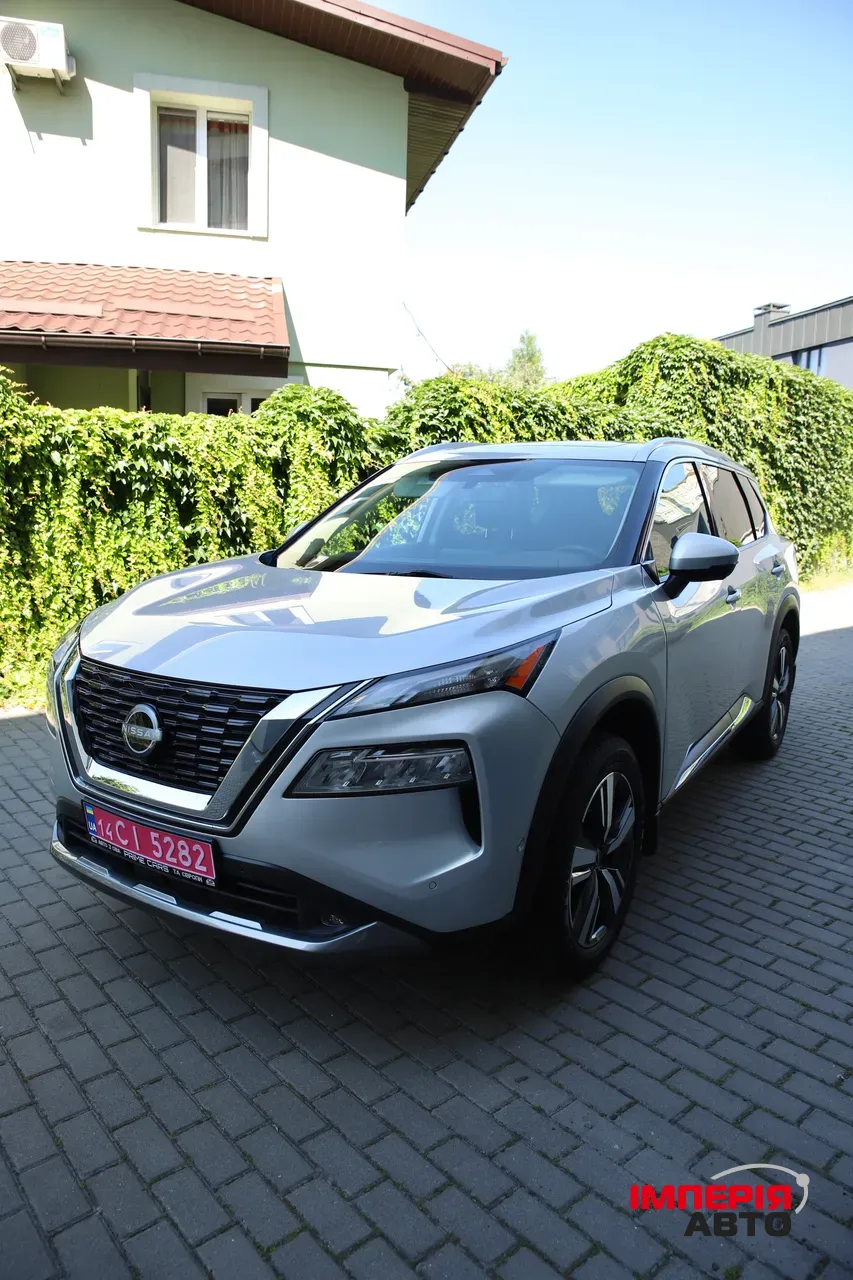 Nissan Rogue - фото 1