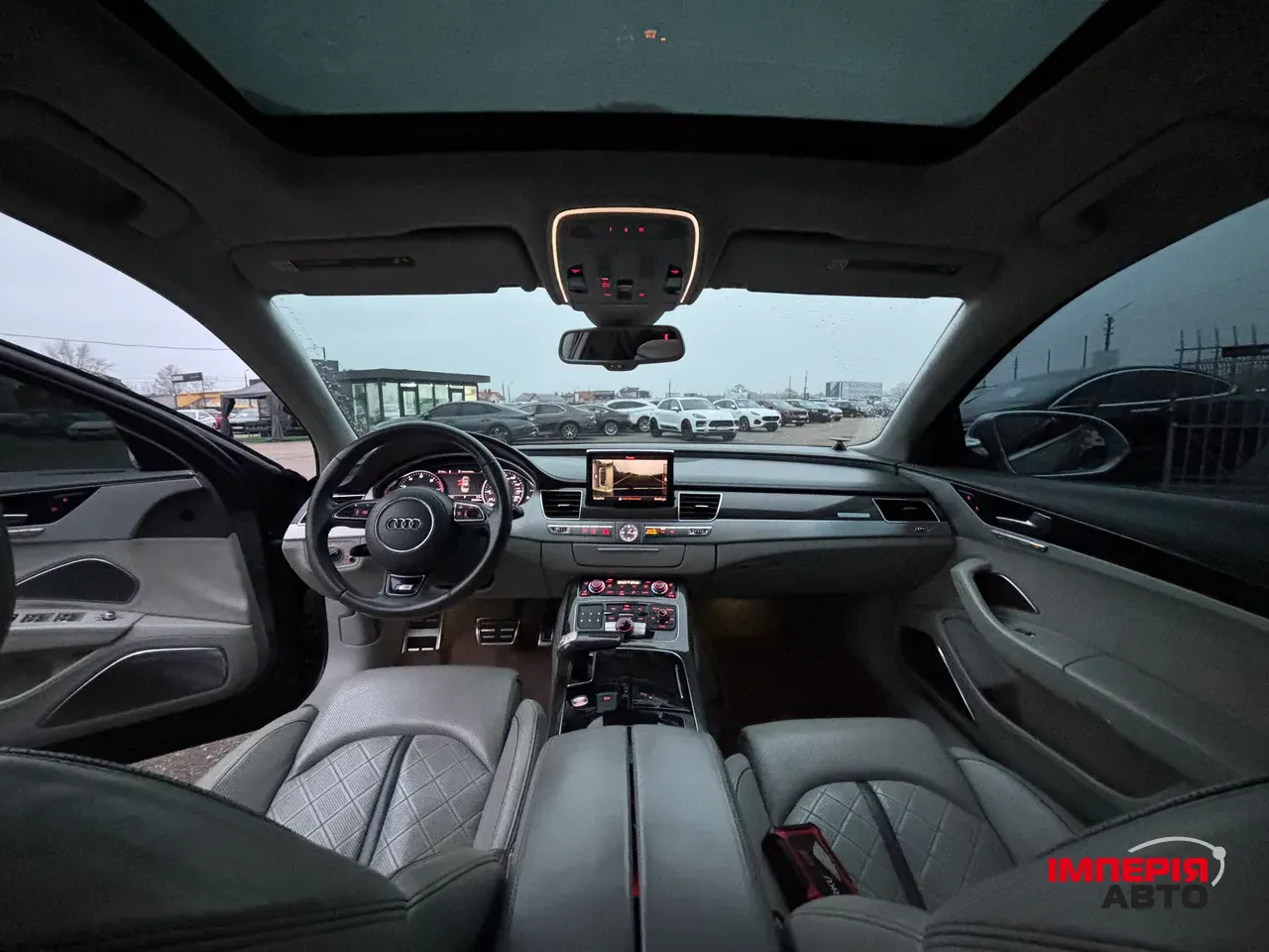 Audi S8 - фото 18