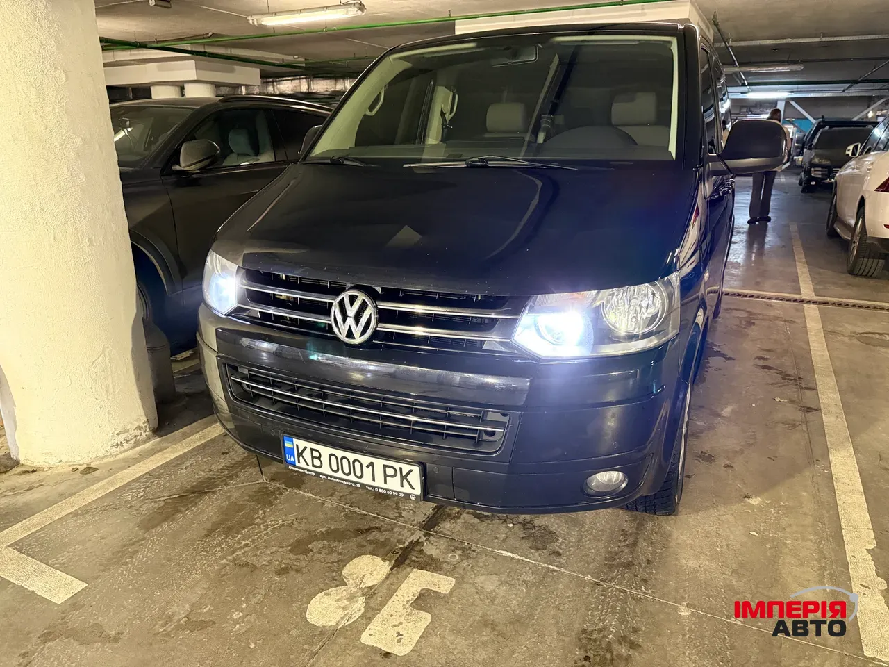 Volkswagen Multivan - фото 10