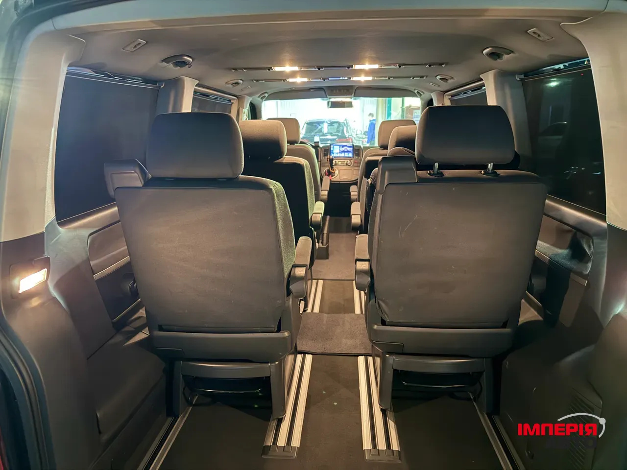 Volkswagen Multivan - фото 9