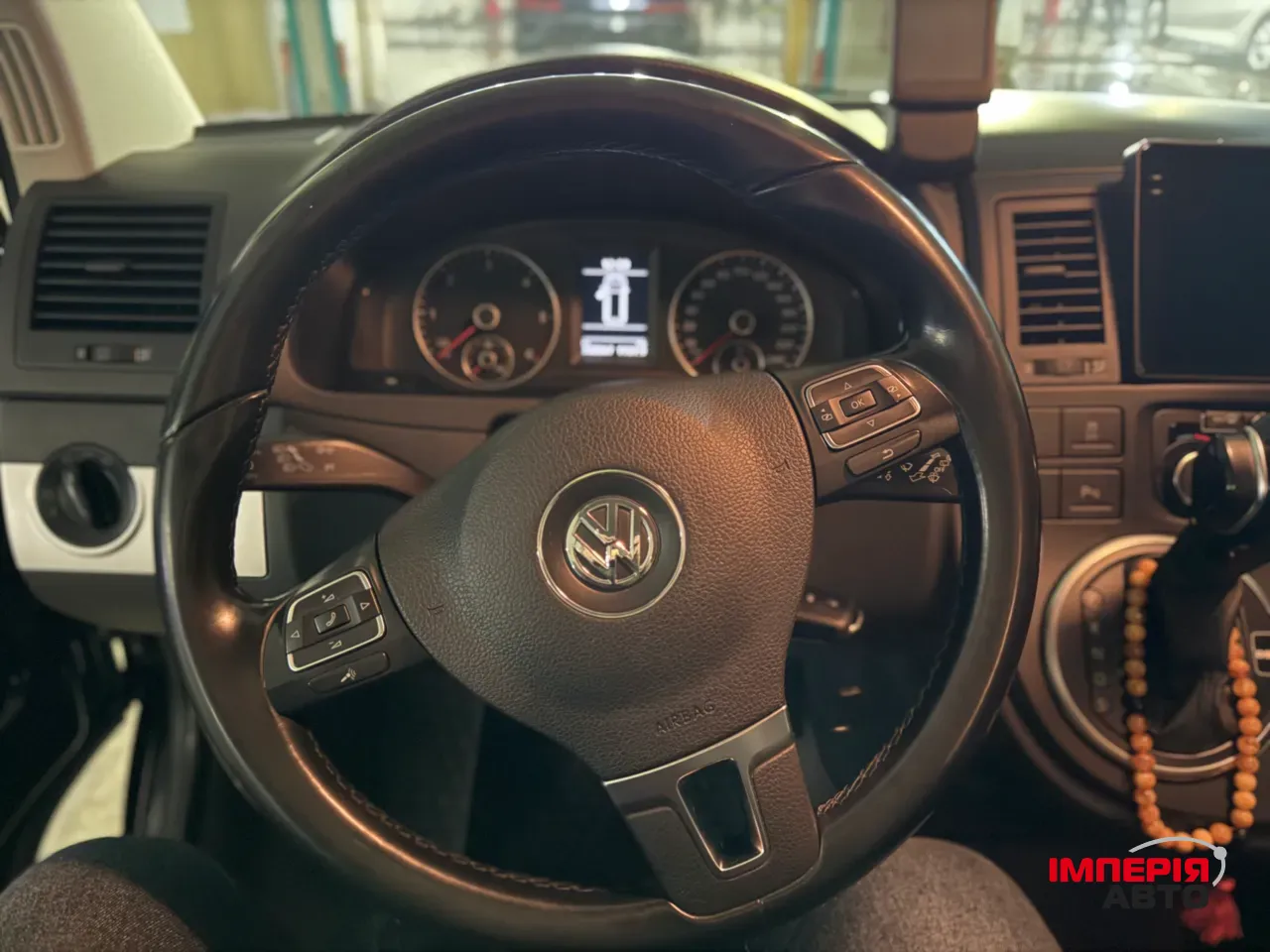 Volkswagen Multivan - фото 3