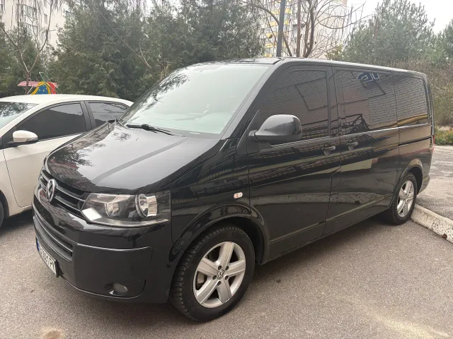 Volkswagen Multivan - фото 1