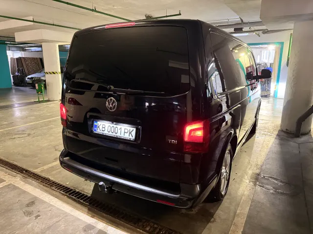 Volkswagen Multivan - фото 5
