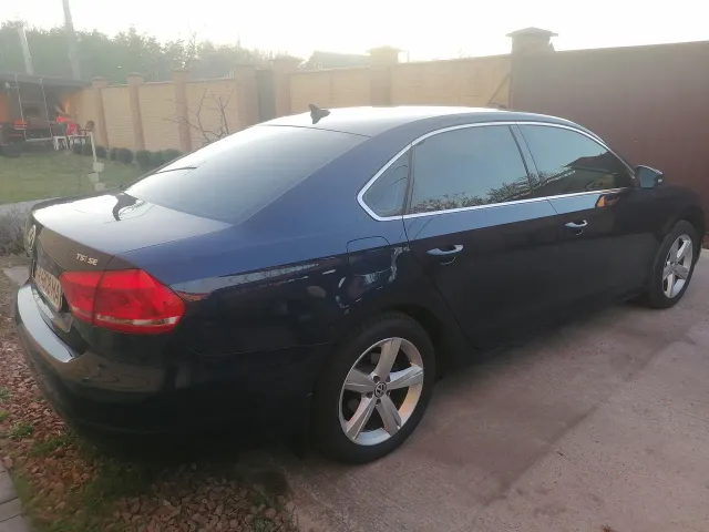 Volkswagen Passat - фото 2